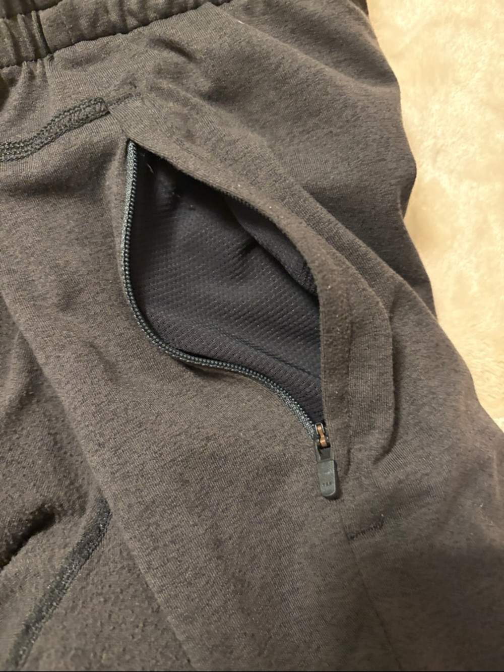 NoBull gym shorts large - Picture 4 of 4